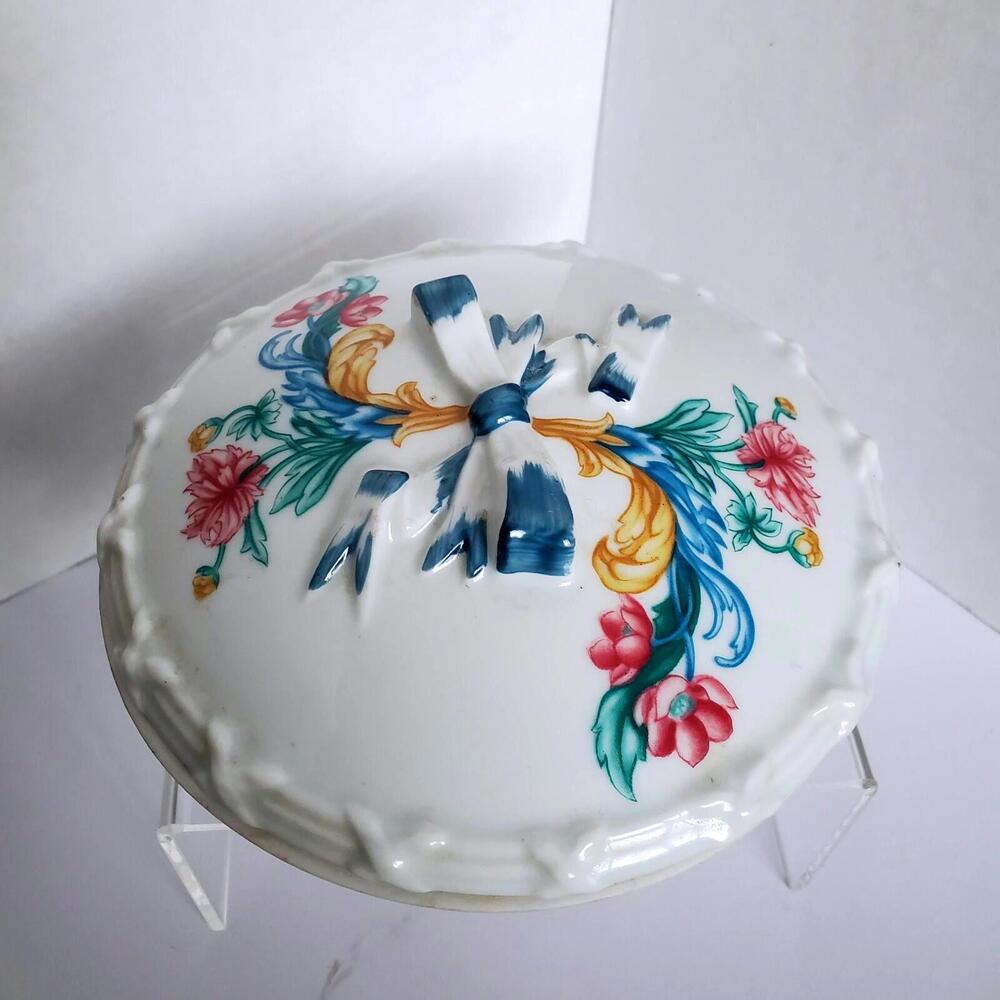 Vtg Trinket Box Hand Painted Porcelain Exclusively for Elizabeth Arden Japan